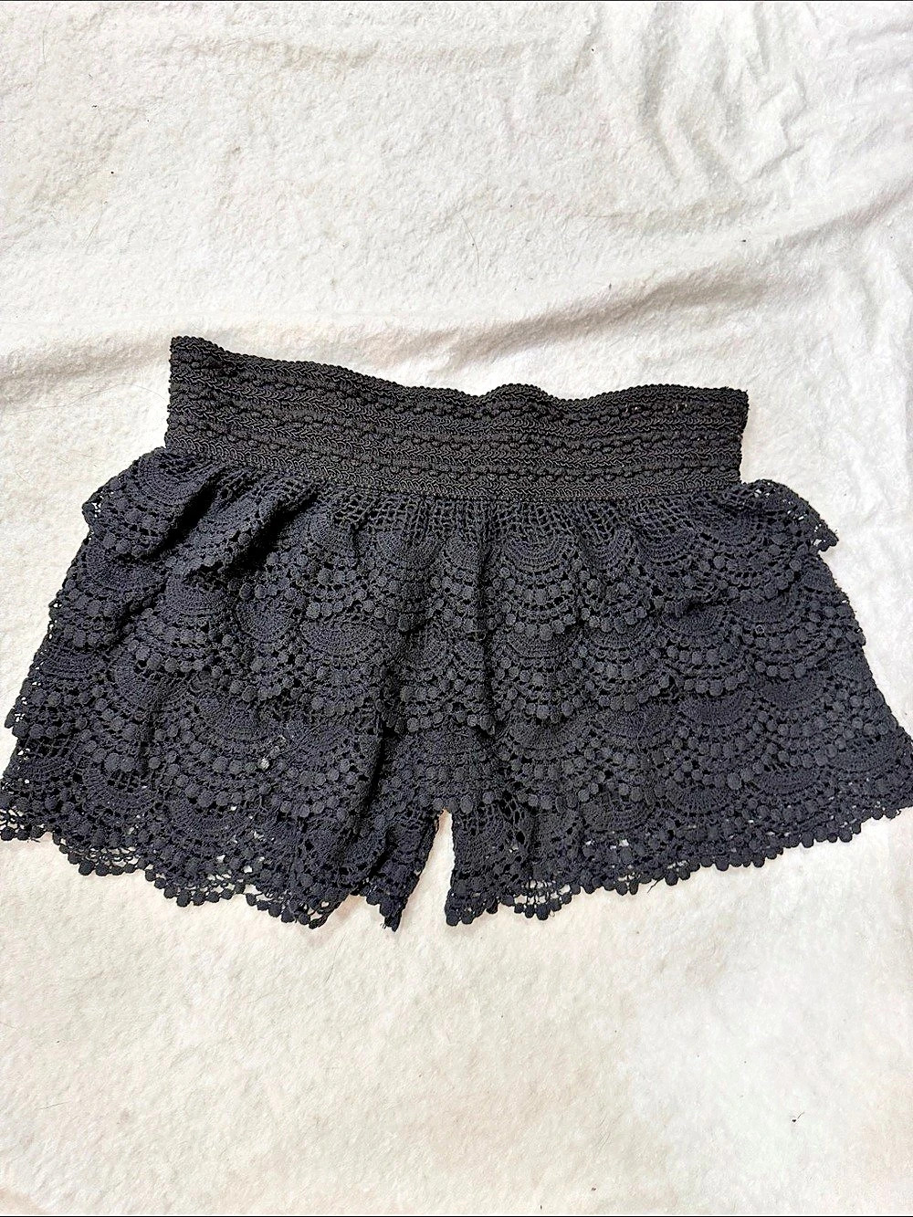 Day & Night Lace Shorts in Black Size Large